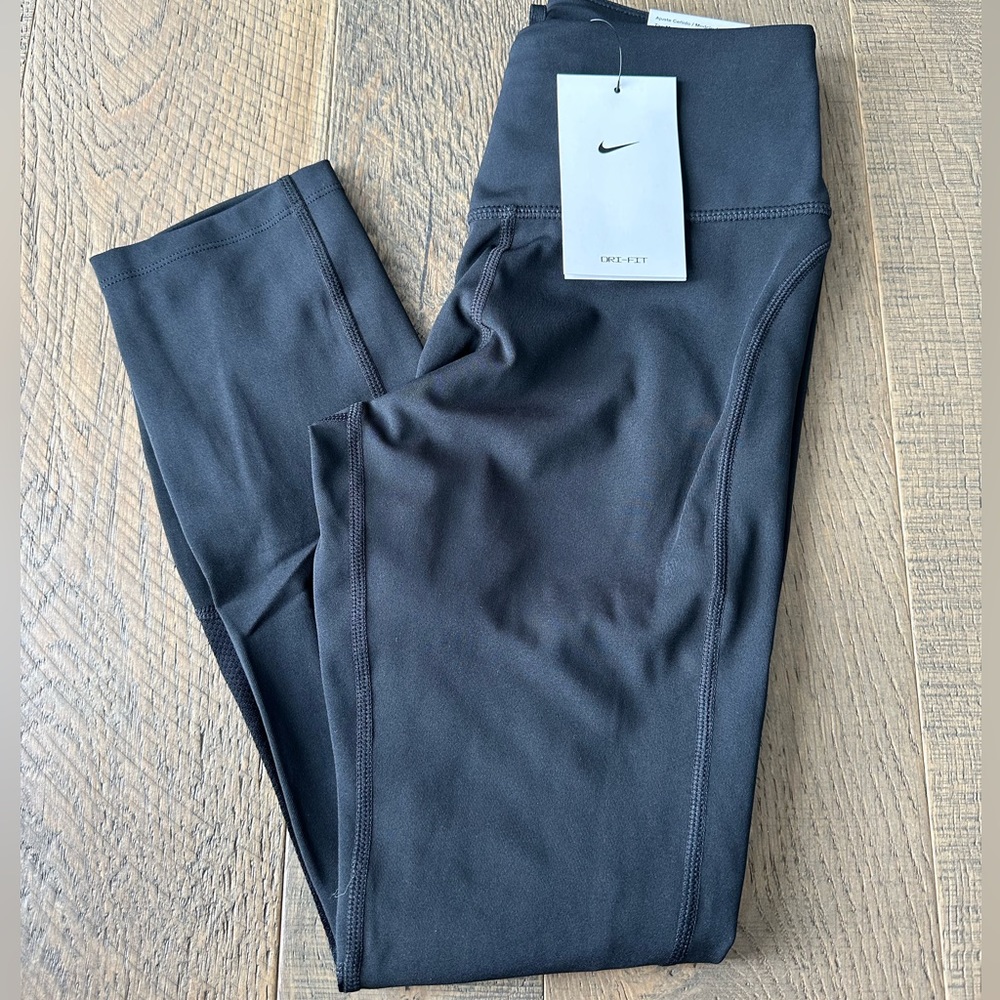Nike Women’s Cropped Mid Rise Legging